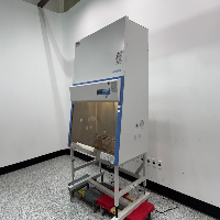 Thermo 1300 Series A2 4Foot Biosafety Cabinet image 1